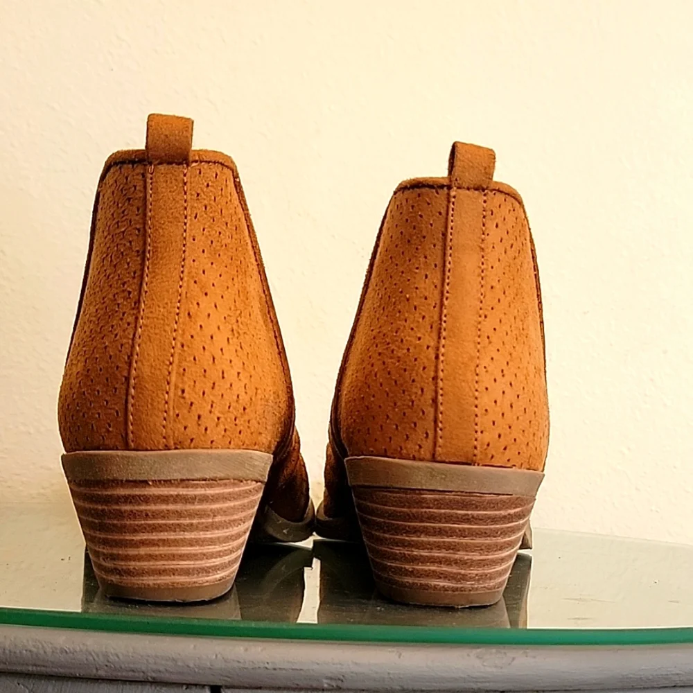 Report Slip On Ankle Booties - Picture 5 of 7
